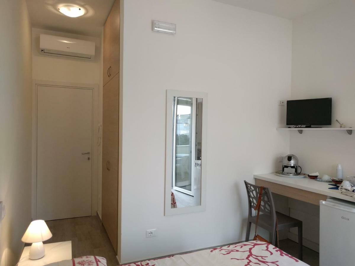 Camere Mare Manu Порто-Чезарео Экстерьер фото